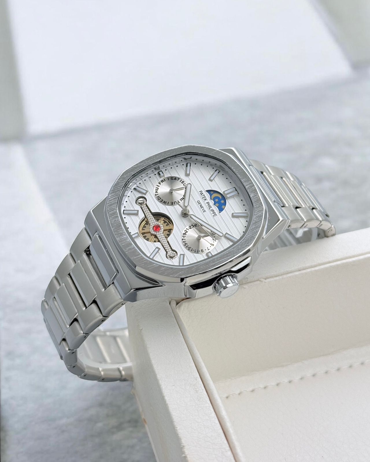 Patek Philippe Men’s Watch – Elegant Edition - Image 5