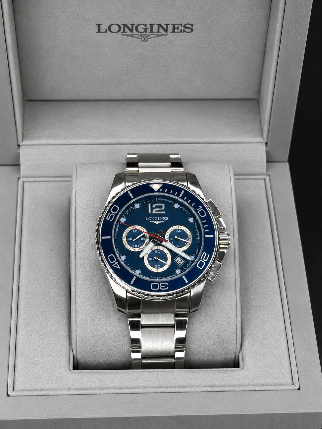 Longines HydroConquest Chronograph Watch – Blue Dial Edition - Image 2