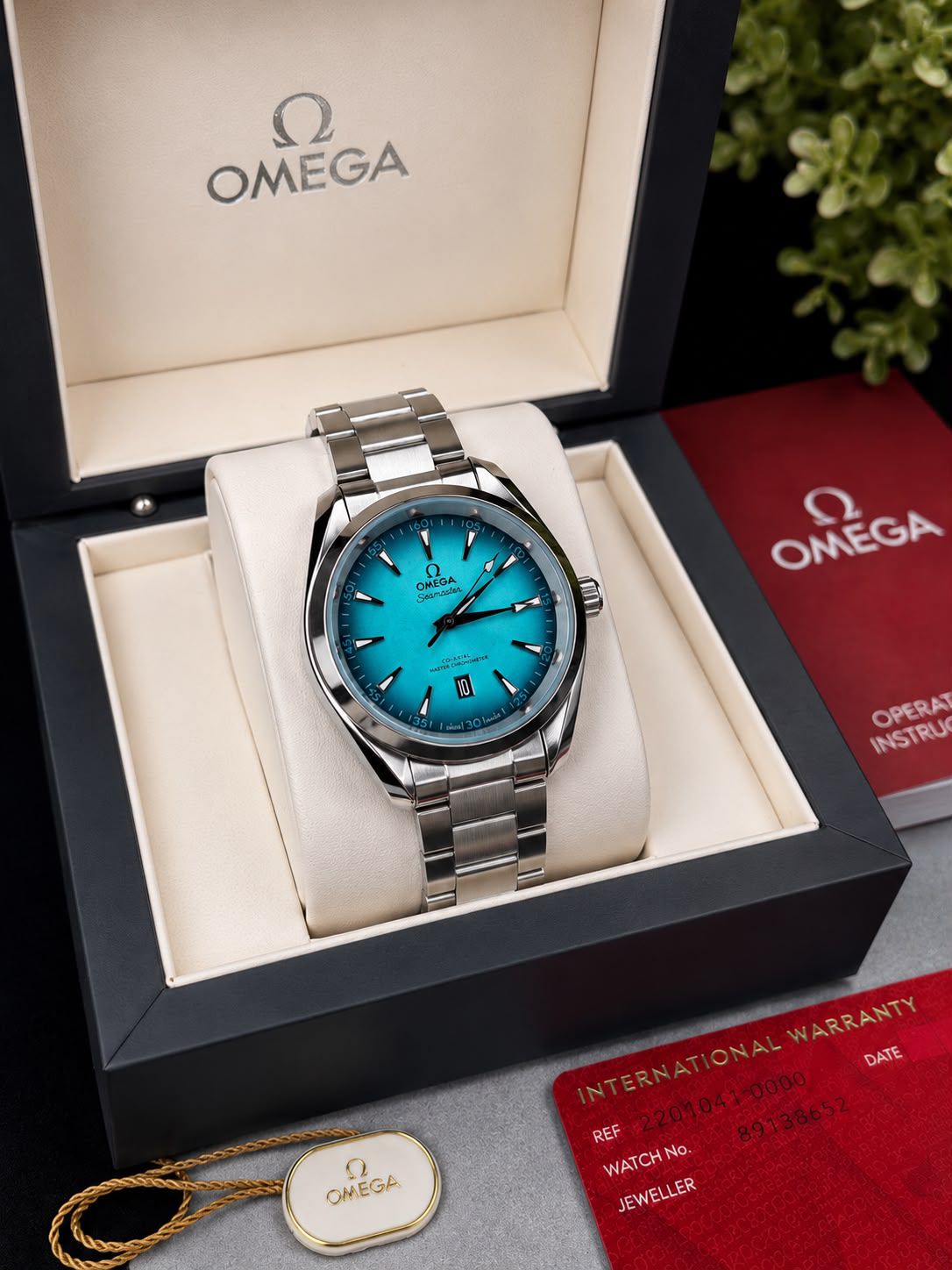 Omega Seamaster Aqua Terra Men's Watch - Image 2