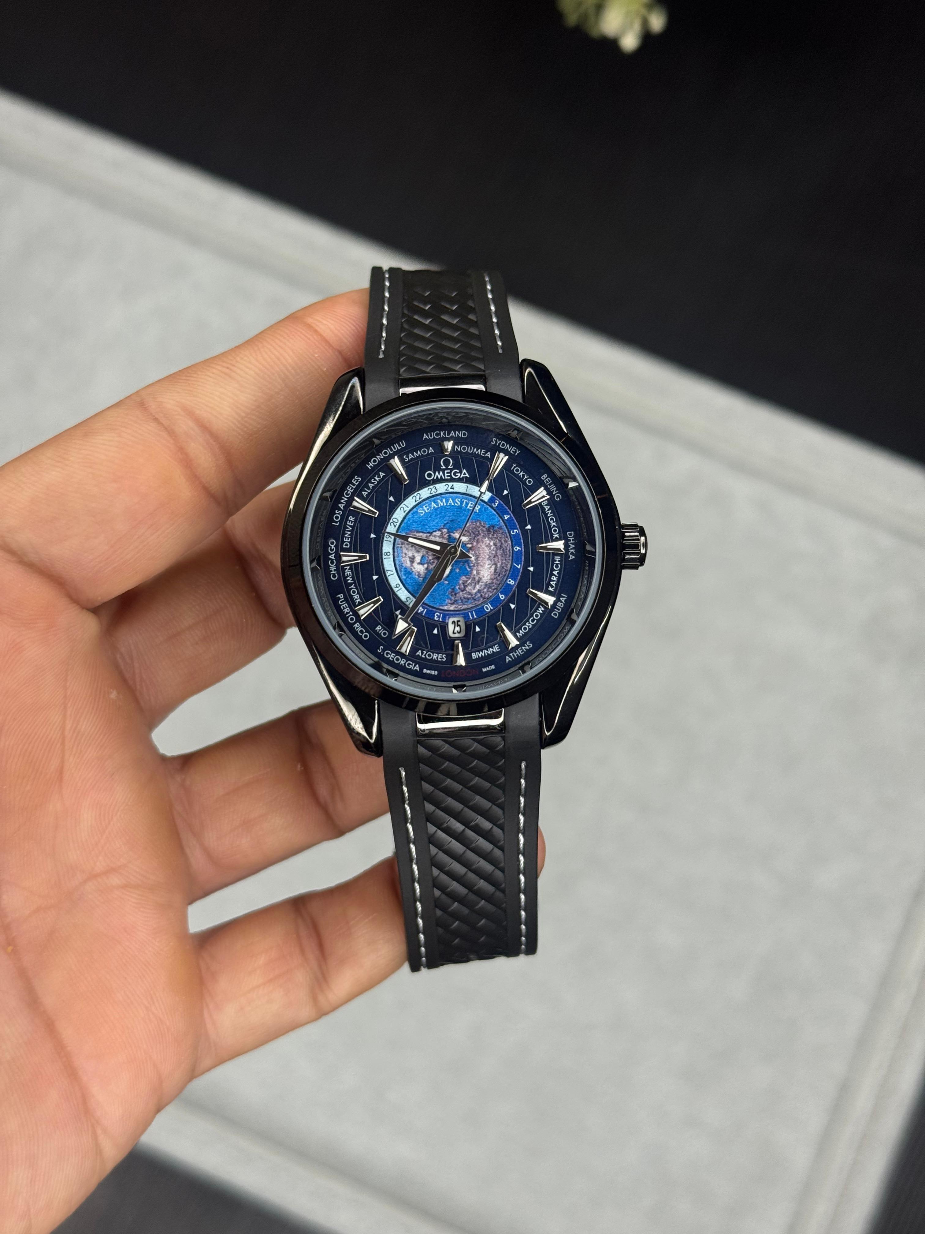 Omega Seamaster Aqua Terra Men's Watch - Image 2